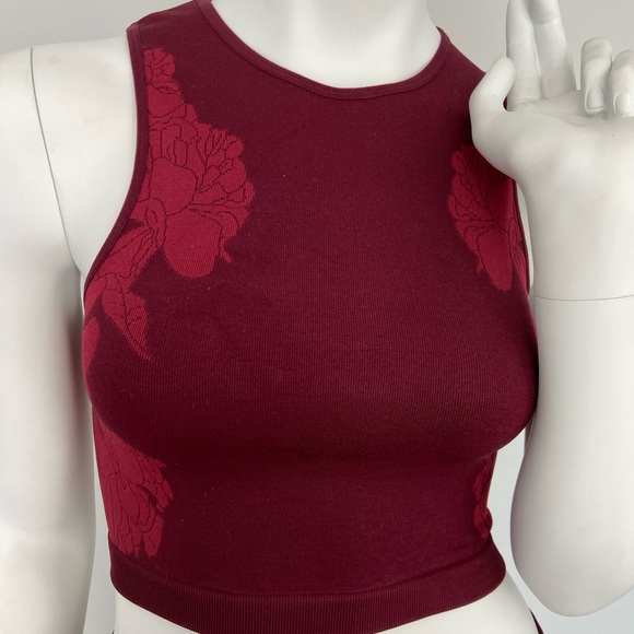 Fabletics Floral crop top with pants gym clothes fits like a Small - Picture 2 of 13